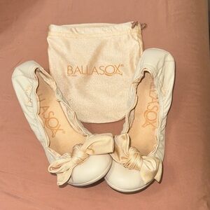 Women's Cream Ballet Flats